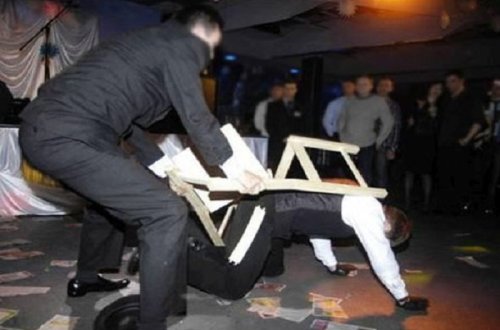 Toyda kütləvi dava - Yaralılar var