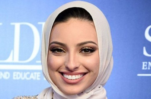 Müsəlman jurnalist soyunacaq, hicabda Playboy-a çəkiləcək - VİDEO + FOTOLAR