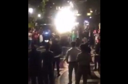 Bakının mərkəzində gecə saatlarında evlilik təklifi - VİDEO