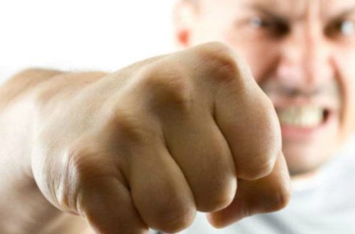 Ağdamda direktor “zavuç”u döydü