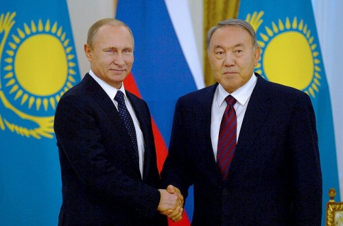 Putin Nazarbayevin görüşünə getdi