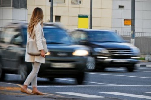 Müəllim Günündə müəllimi maşın vurdu