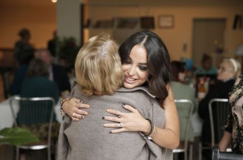 Leyla Əliyeva müharibə və əmək əlillərinə baş çəkdi – FOTO