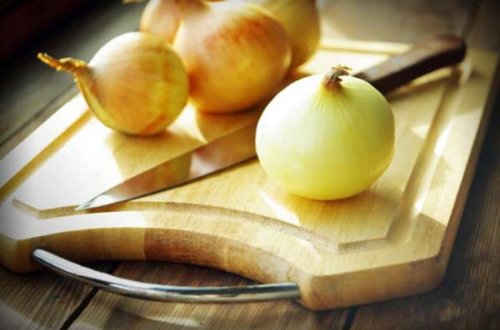 Soğanı ağarmış saçlarınıza sürtsəniz... - Nəticə inanılmazdır