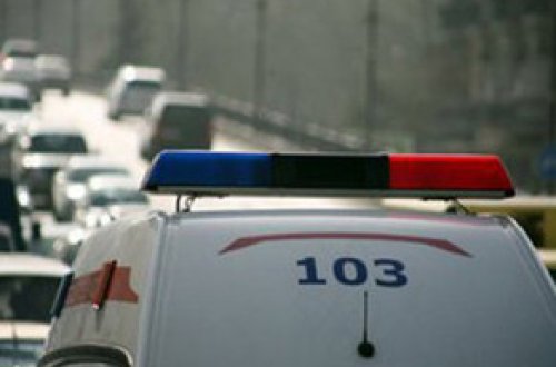 Bakıda yük avtomobili elektrovozla toqquşub, ölən və yaralanan var