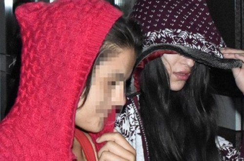 15 manata fahişəlik edən bacılar tutuldu - FOTO