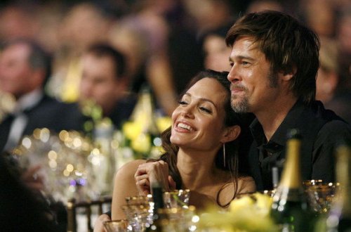 Ancelina Coli ərəb milyonçusuna görə Pitdən ayrılır