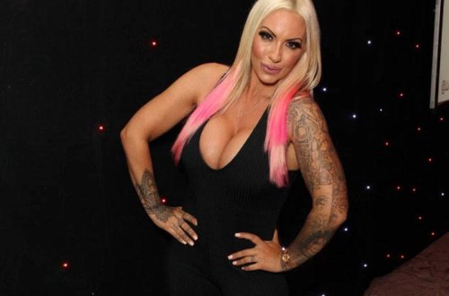 Məşhur qadından idman zalında biabırçı selfi - FOTO