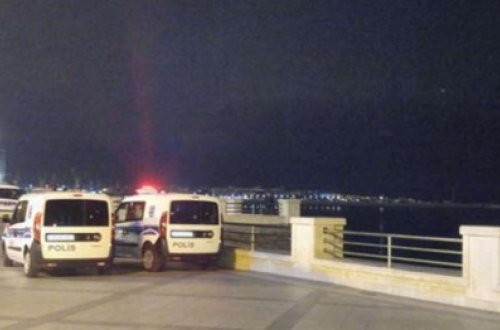 Bulvarda İNTİHAR - Sevgilisindən ayrılan qadın