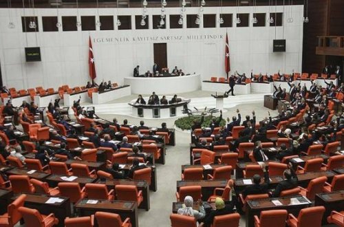 Fövqəladə vəziyyət uzadıldı