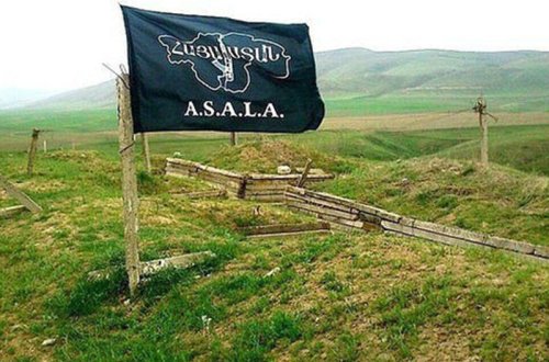 Qarabağda daha bir terrorçu bayrağı