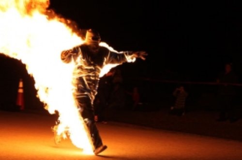 Azərbaycanda 45 yaşlı kişi özünü yandırıb