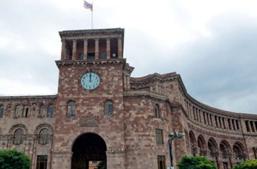 Ermənistanda kütləvi istefalar