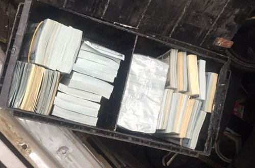 Gömrükdə külli miqdarda dollar tutuldu - Fotolar