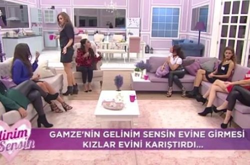 QALMAQAL: Gəlin namizədin sinəsinə toxunub: 