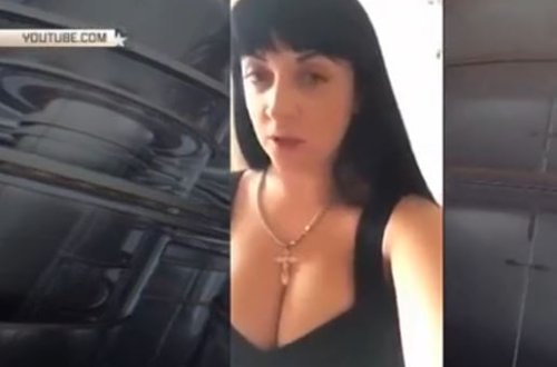 Erotik rəqsi polis qadının başına bəla oldu (VİDEO)