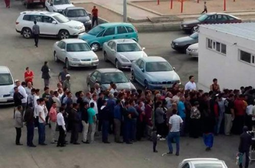 Türkmənistan mağazalarında uzun növbələr... — FOTOLAR