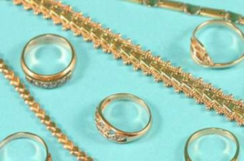 Bakıda qızıl alverçisi şərikinin brilyantlarını və qızıl-zinət əşyalarını mənimsəyib