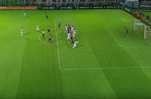 Futbolda belə hakim qalmaqalı olmamışdı... - VİDEO