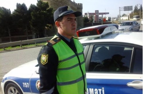 Uşağı xilas etmiş yol polisini tanıyaq – FOTO + VİDEO
