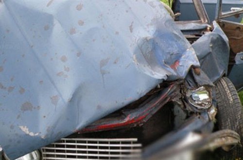 Avtomobil aşdı: bir ailənin üç üzvü yaralandı