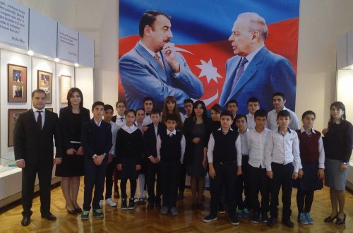 “Müstəqillik günü” ilə əlaqədar “İstiqlal” muzeyinə ekskursiyası təşkil olundu - BİNƏQƏDİDƏ