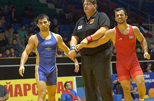 Güləşçimiz gümüş medalla qayıdır