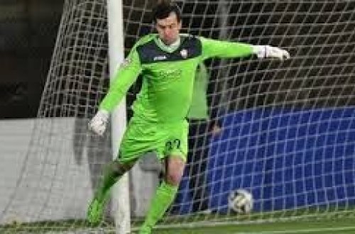 Qəbələnin qapıçısı Dmitri Bezotosnı - tarix yazdı