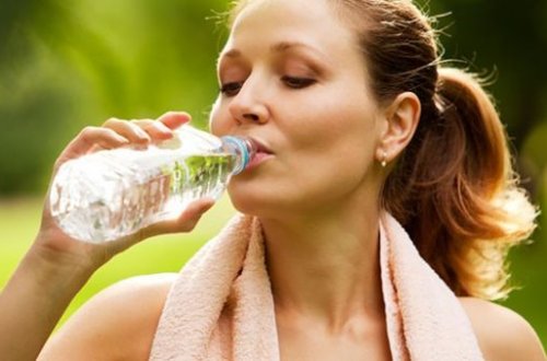 Çox su içməyin, ölə bilərsiniz - Alimlərdən xəbərdarlıq