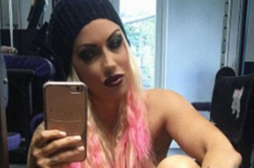 Teleaparıcı çılpaq fotolarını yaydı - FOTO