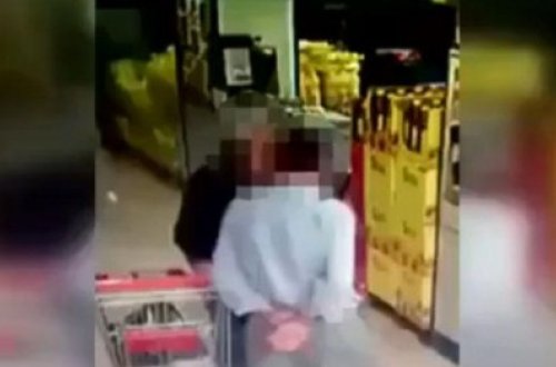 BİABIRÇILIQ! Marketdə əxlaqsızlıq edən ər-arvad kameralara belə düşdülər - FOTOLAR