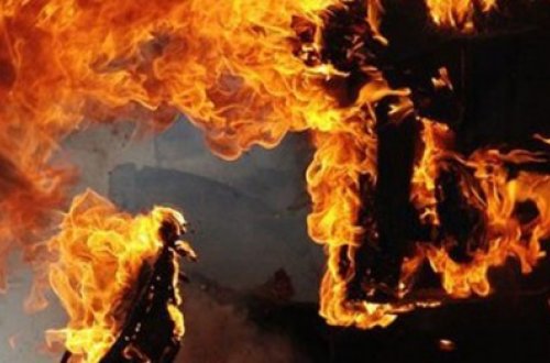 Bakıda mağaza yandı