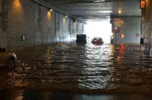 Zığda tuneli su basdı, yol bağlandı