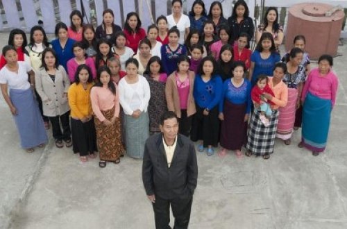 Dünyanın ən böyük ailəsi: Kişinin 39 arvadı və 94 uşağı var!