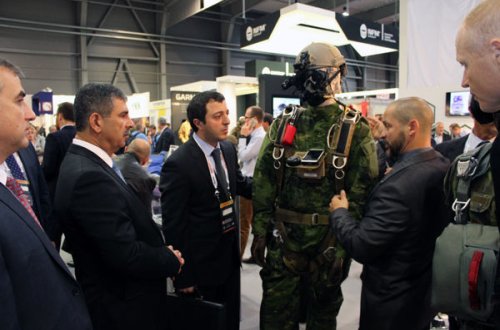 Zakir Həsənov Çexiyada hərbi sərgidə – FOTO