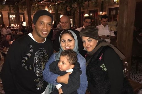 Ronaldinyo Bakıya gəlib – FOTO