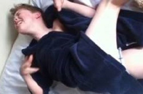 Bədəninə cin girən uşaq anasını bıçaqladı - VİDEO