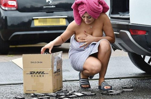 Aktrisanın can dəsmalı açıldı: bədənini gizlədə bilmədi - FOTO