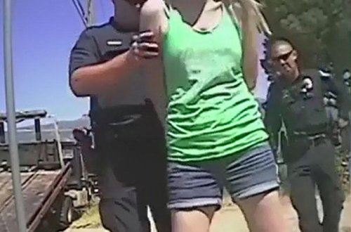 Polisdən anaya qarşı - ƏXLAQSIZLIQ + VİDEO (18+)