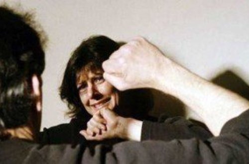 Bakı məktəbində BİABIRÇILIQ! Şagir müəllimənin ağız-burnunu partlatdı