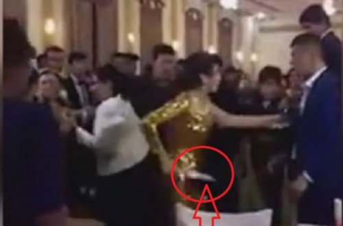 Qadın toya dava saldı, qonaqlardan birini bıçaqladı - DƏHŞƏTLİ GÖRÜNTÜLƏR - VİDEO