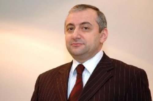 Ermənistanda daha bir məmur işdən çıxarıldı