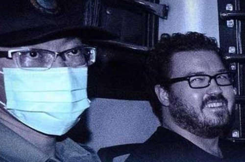 DƏHŞƏT: qadınlara ayaqyolu yalatdırıb, sonra da... - FOTOLAR