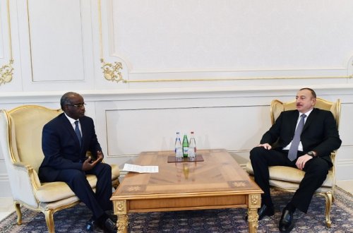 Prezident səfirlərin etimadnaməsini qəbul edib - FOTO