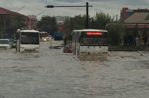 Bakıda 20 avtobus yolda qaldı