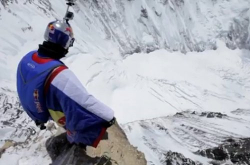 O, 7700 metrdən tullandı - Ölmədi... - VİDEO