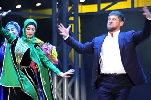 QADAĞA! Toyda qıza yaxınlaşmaq olmaz - VİDEO