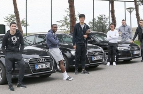 Millimizin üzvünə maşın hədiyyə etdilər - FOTO