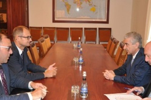 Baş nazirin müavini səfirlə görüşüb