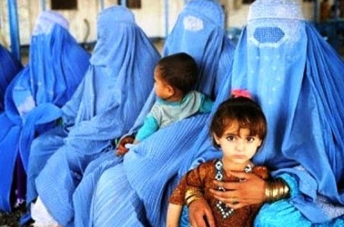 Azərbaycanda belə RÜSVAYÇILIQ OLMAMIŞDI: Bu kişi 4 kəbinli arvadını bir evdə saxlayır